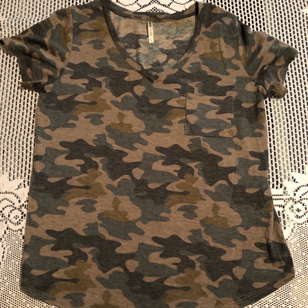 Tresics camo tshirt